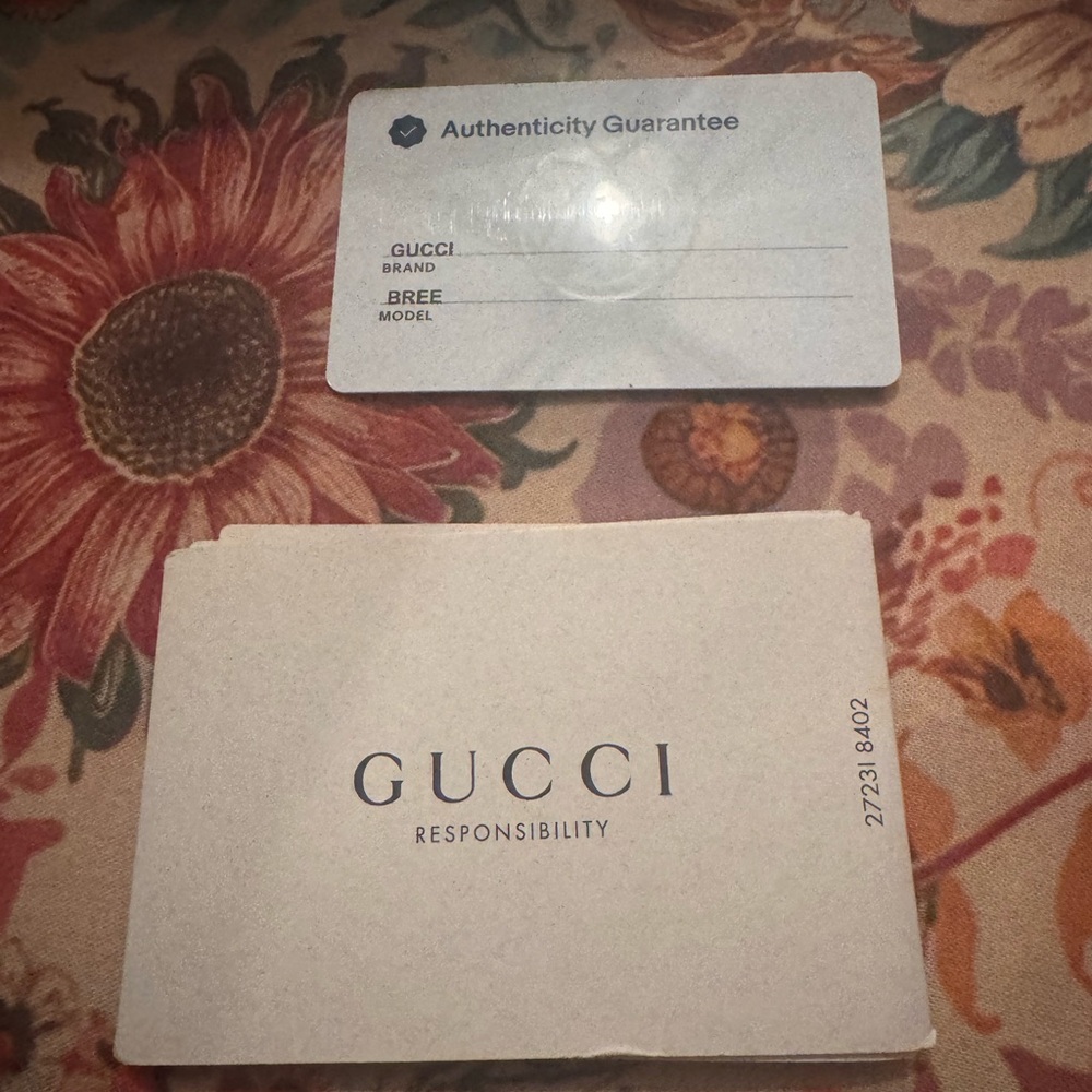 Gucci Beige GG Canvas Crossbody Bag with Red Leather Trim - Picture 6 of 10